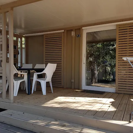 Campingplatz Chalet Le Genevrier *