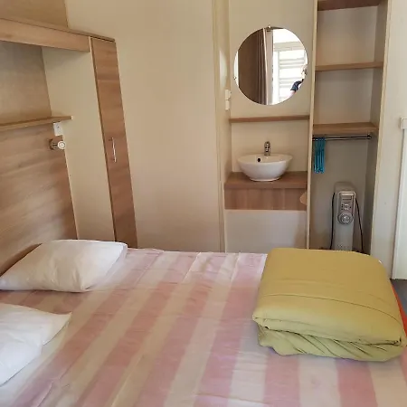 Campingplatz Chalet Le Genevrier *